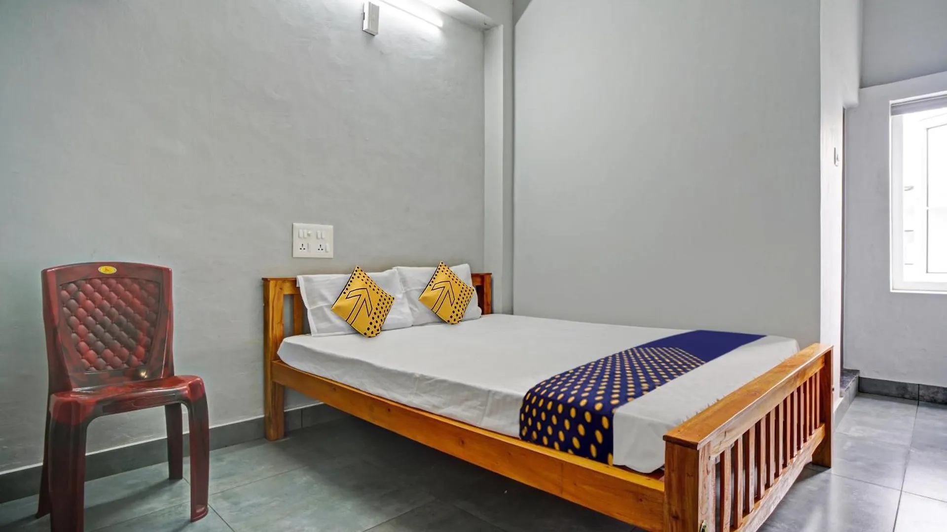 Hotel O Flagship Ocean Stay Elūr
